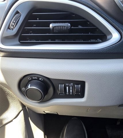 2018 Chrysler Pacifica in Mesa, AZ 85212 - 18115024 15