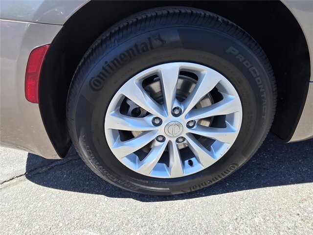 2018 Chrysler Pacifica in Mesa, AZ 85212 - 18115024 5