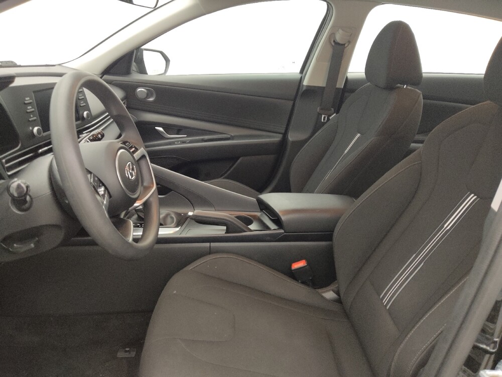 2022 Hyundai Elantra in Fort Myers, FL 33907 - 18115070 17