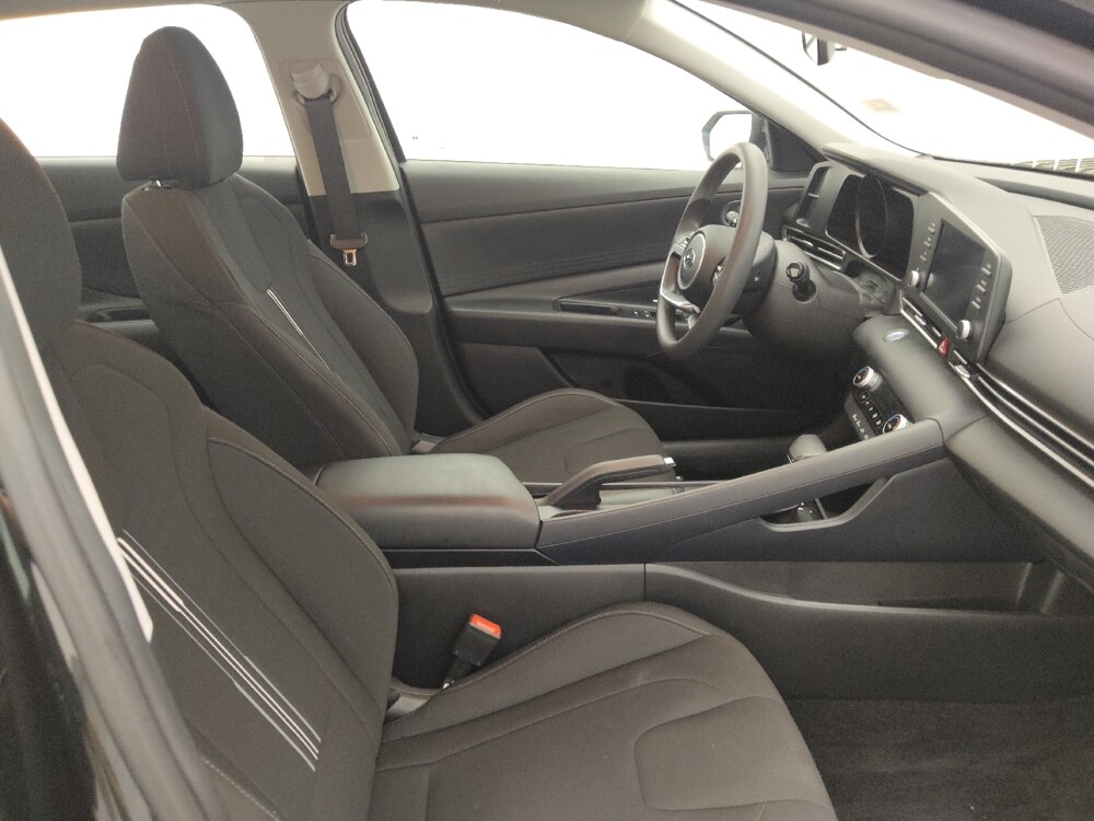 2022 Hyundai Elantra in Fort Myers, FL 33907 - 18115070 21