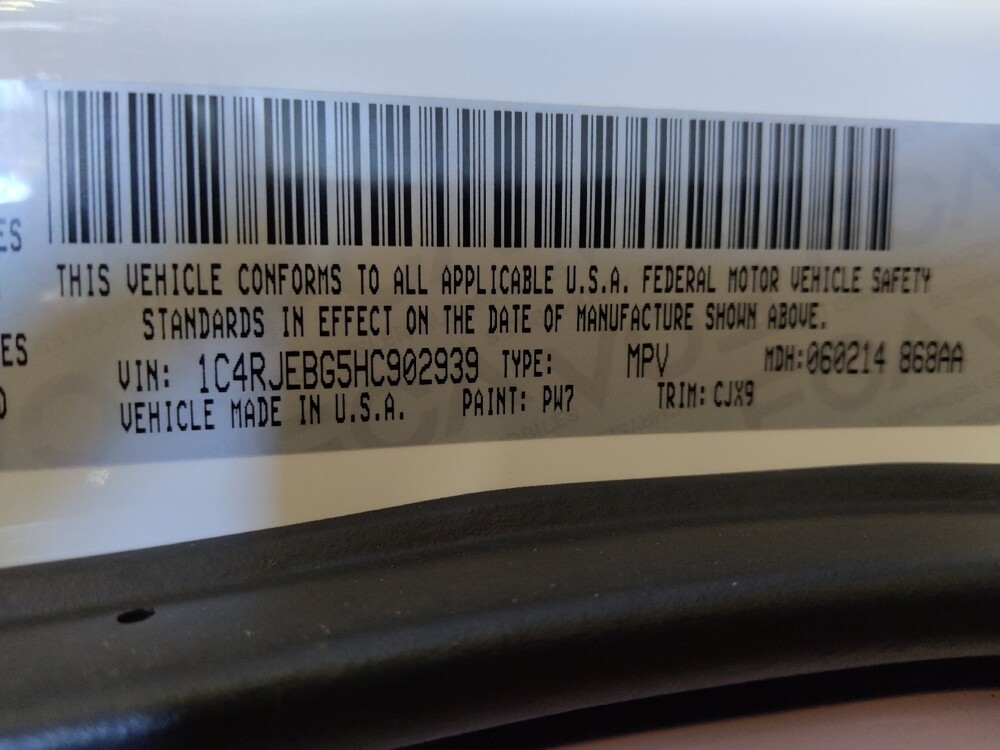 2017 Jeep Grand Cherokee in Gainesville, FL 32609 - 18115086 33