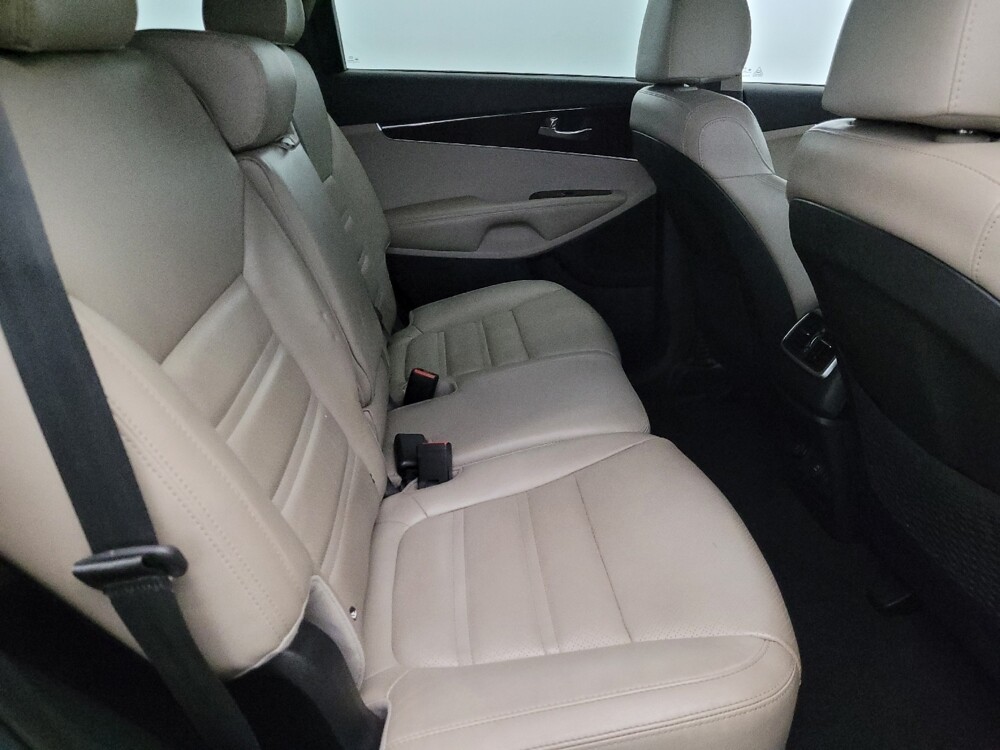2019 Kia Sorento in New Castle, DE 19720 - 18115111 19