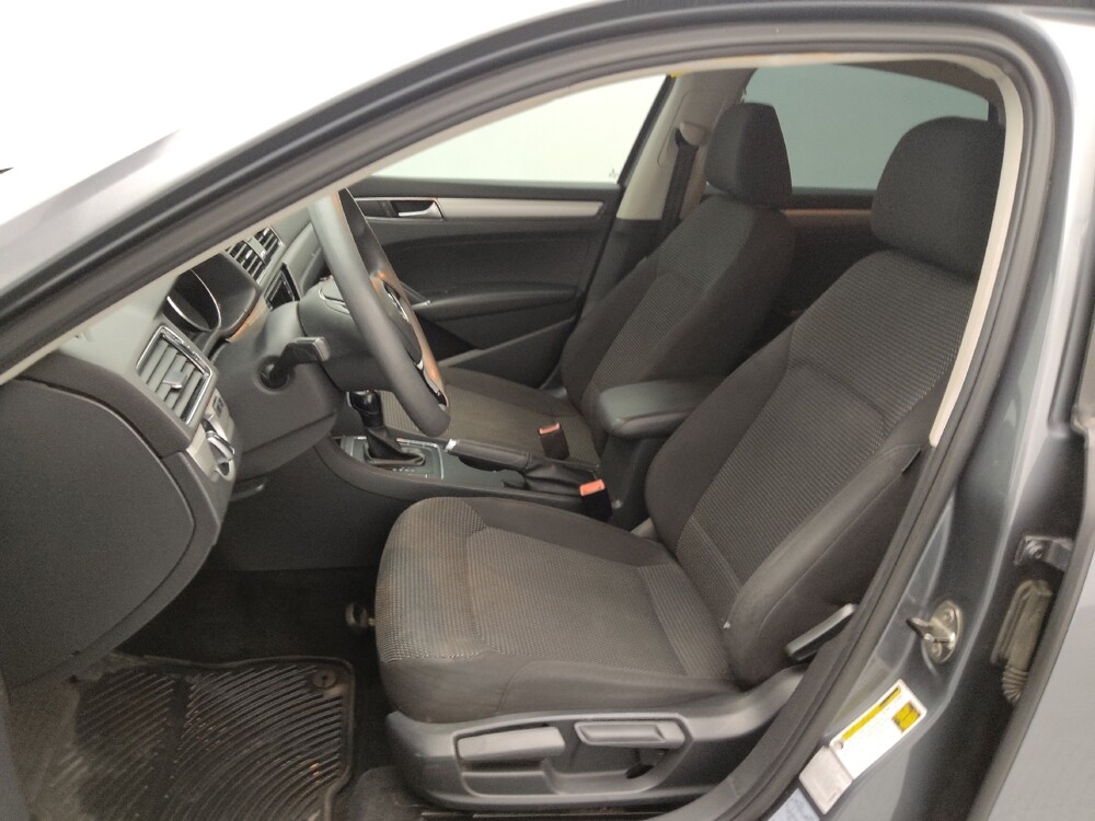 2016 Volkswagen Passat in St. Louis, MO 63136 - 18115121 17