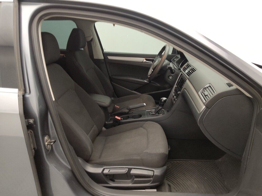 2016 Volkswagen Passat in St. Louis, MO 63136 - 18115121 21