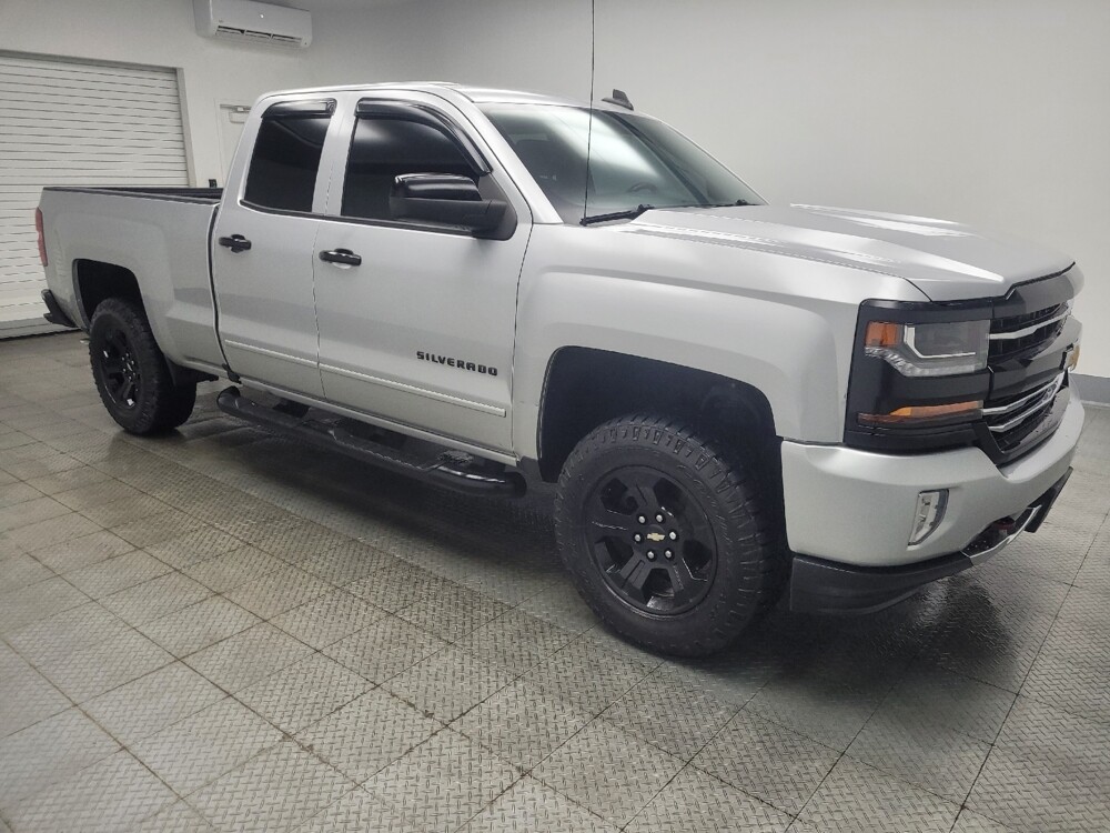 2017 Chevrolet Silverado 1500 in Indianapolis, IN 46219 - 18115125 11