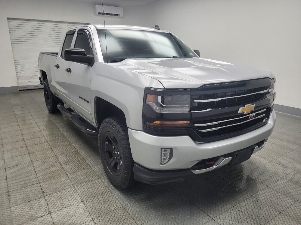 2017 Chevrolet Silverado 1500 in Indianapolis, IN 46219 - 18115125 13