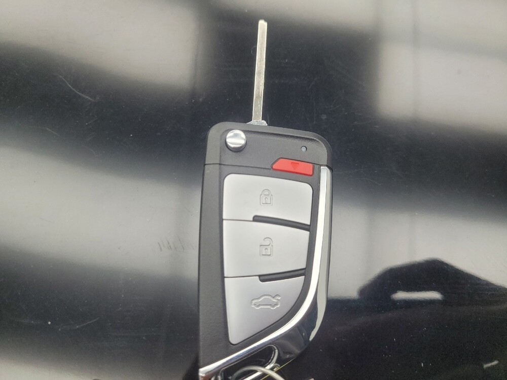 2017 Chevrolet Equinox in Indianapolis, IN 46219 - 18115142 32