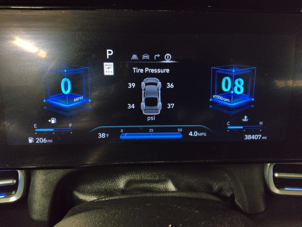 2025 Hyundai Elantra in Conyers, GA 30094 - 18115157 23