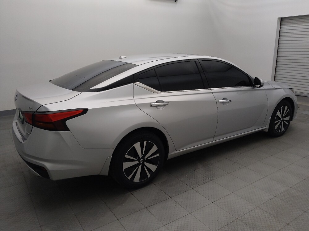 2019 Nissan Altima in Houston, TX 77060 - 18115162 10