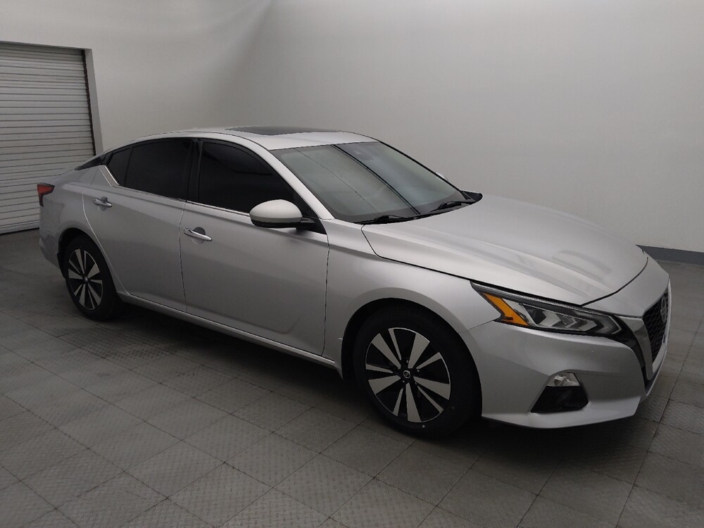 2019 Nissan Altima in Houston, TX 77060 - 18115162 11