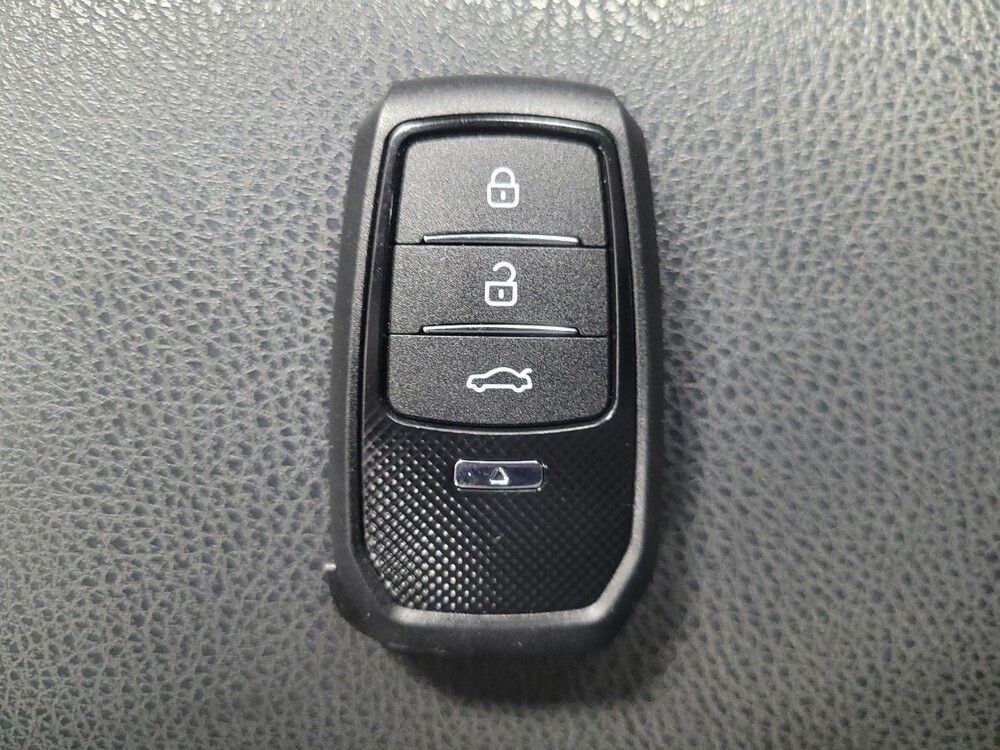 2019 Toyota Camry in Marietta, GA 30062 - 18115173 32