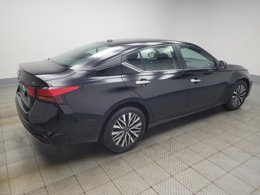 2024 Nissan Altima in Indianapolis, IN 46219 - 18115217 10