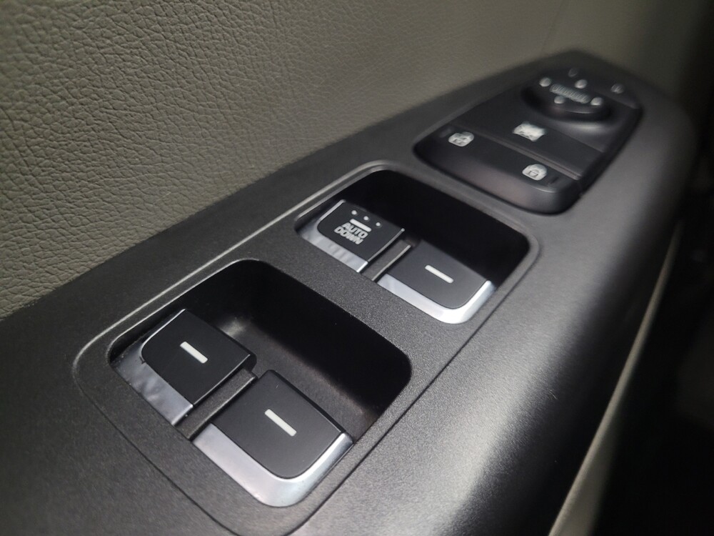 2019 Kia Sportage in Indianapolis, IN 46219 - 18115219 27