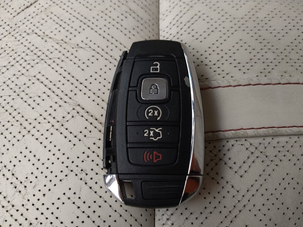 2018 Lincoln MKX in St. Louis, MO 63125 - 18115240 32