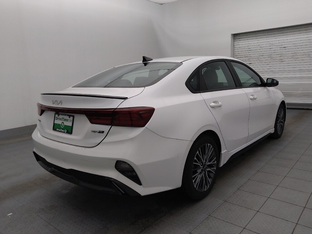 2024 Kia Forte in Fort Myers, FL 33907 - 18115257 9