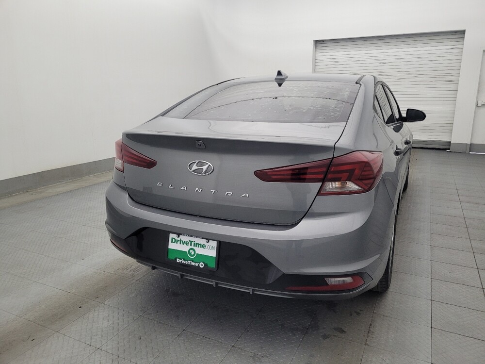 2019 Hyundai Elantra in Tampa, FL 33612 - 18115264 7