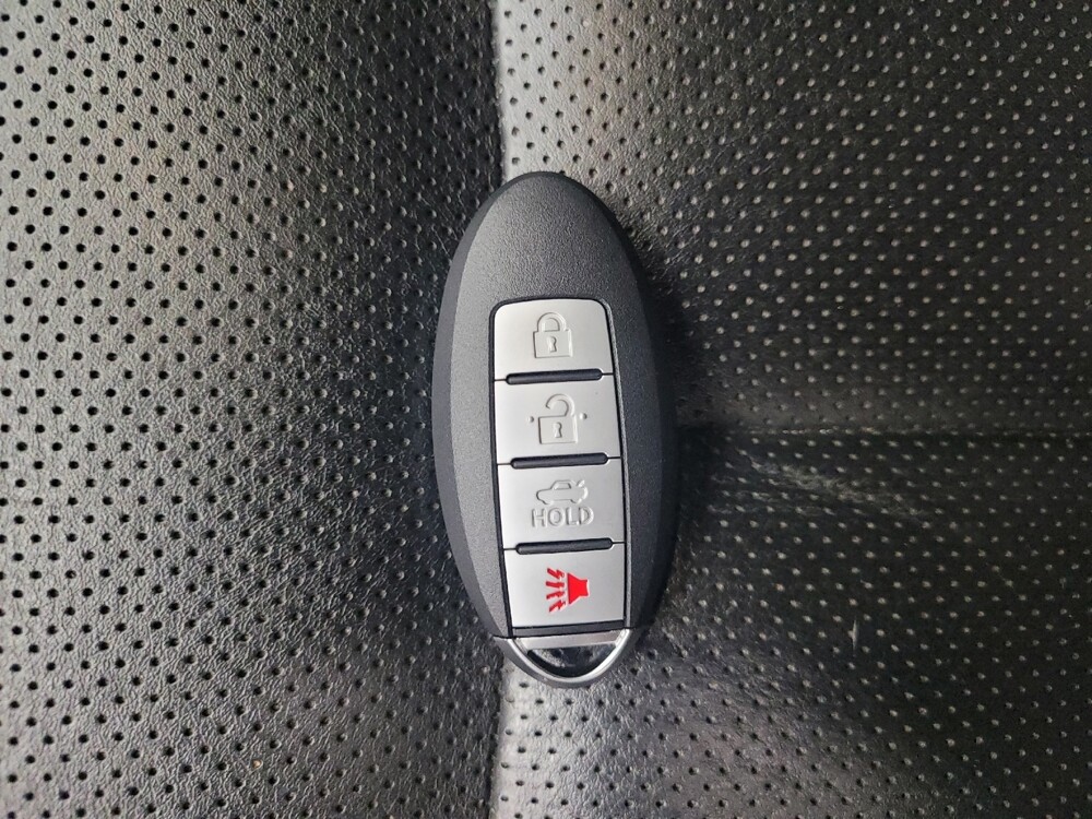 2017 Nissan Rogue in Taylor, MI 48180 - 18115278 32