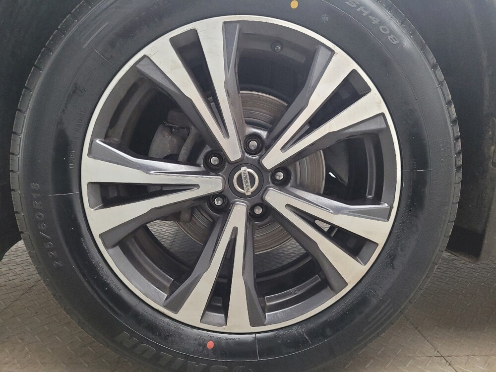 2017 Nissan Rogue in Taylor, MI 48180 - 18115278 31