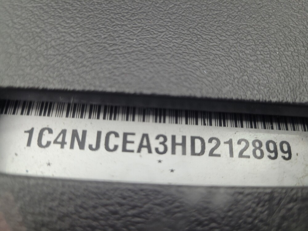 2017 Jeep Compass in Indianapolis, IN 46219 - 18115285 33