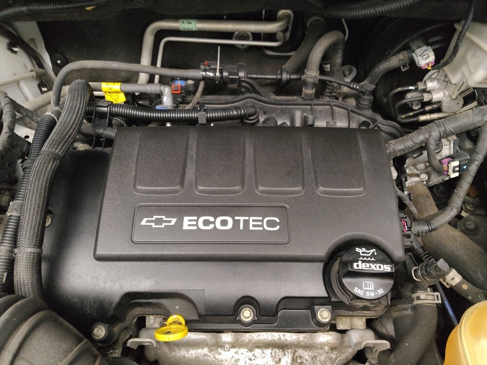 2020 Chevrolet Trax in Des Moines, IA 50310 - 18115325 30