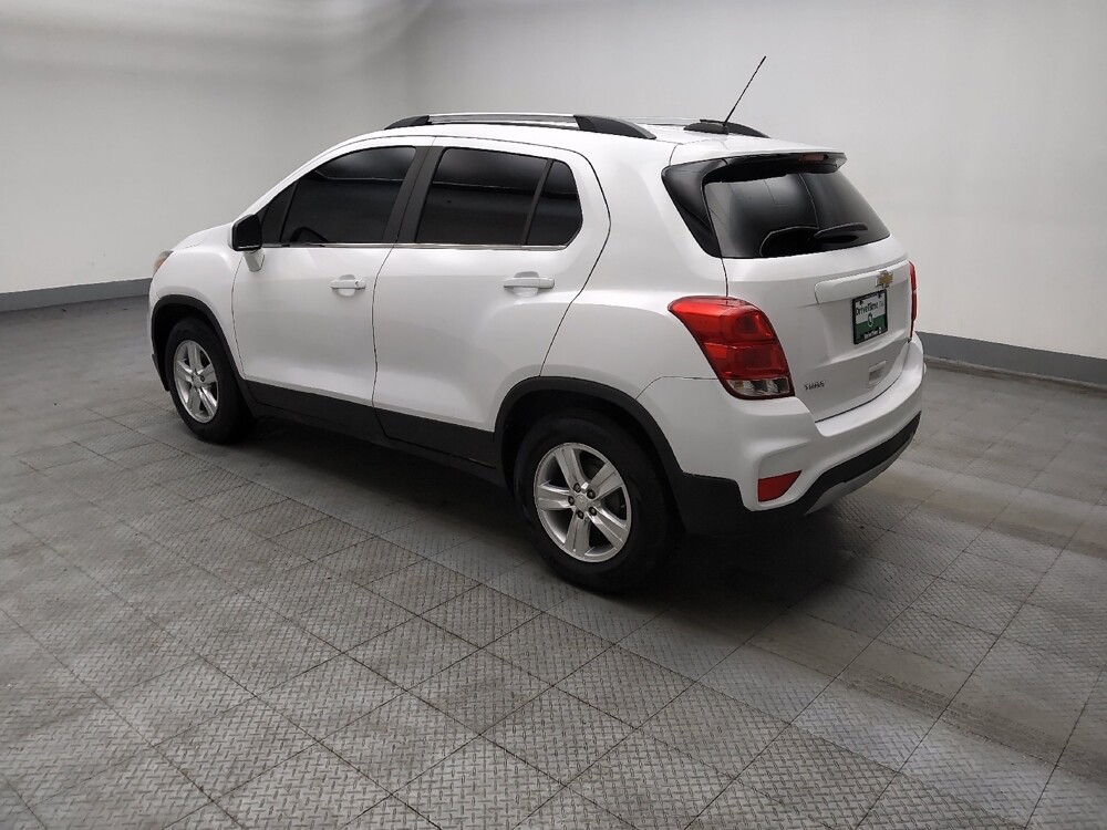 2020 Chevrolet Trax in Des Moines, IA 50310 - 18115325 3