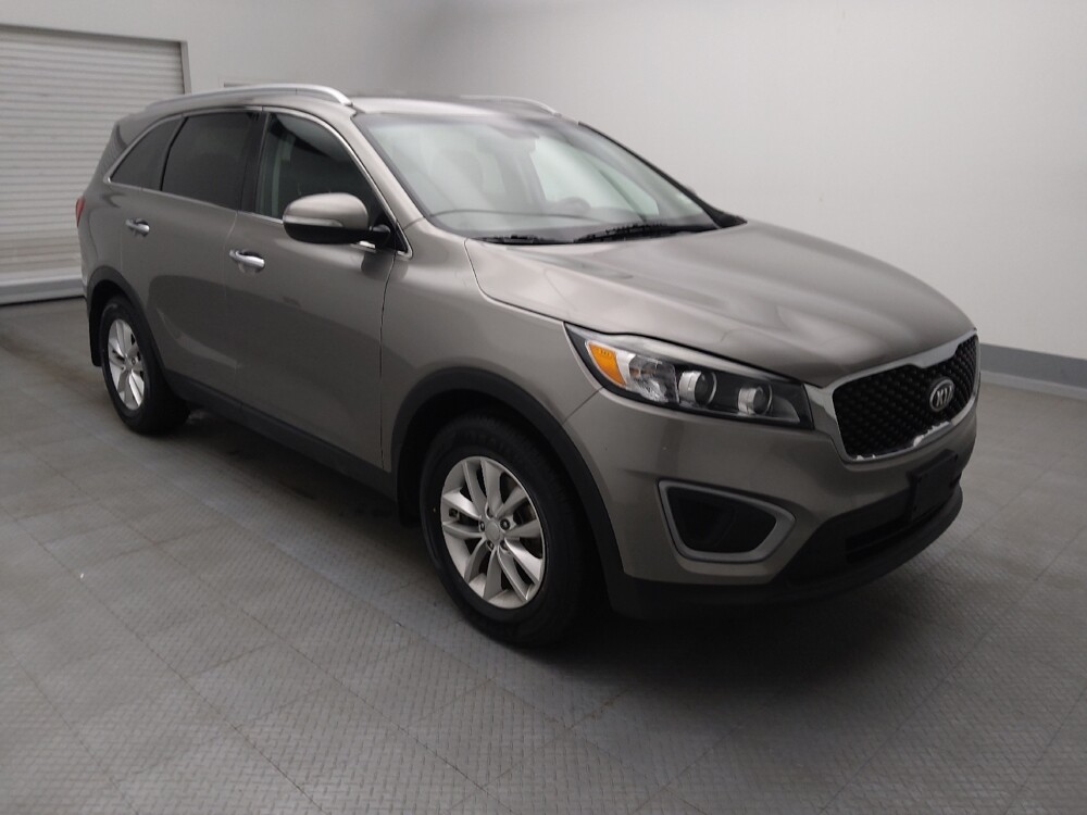 2017 Kia Sorento in Lakewood, CO 80215 - 18115329 11