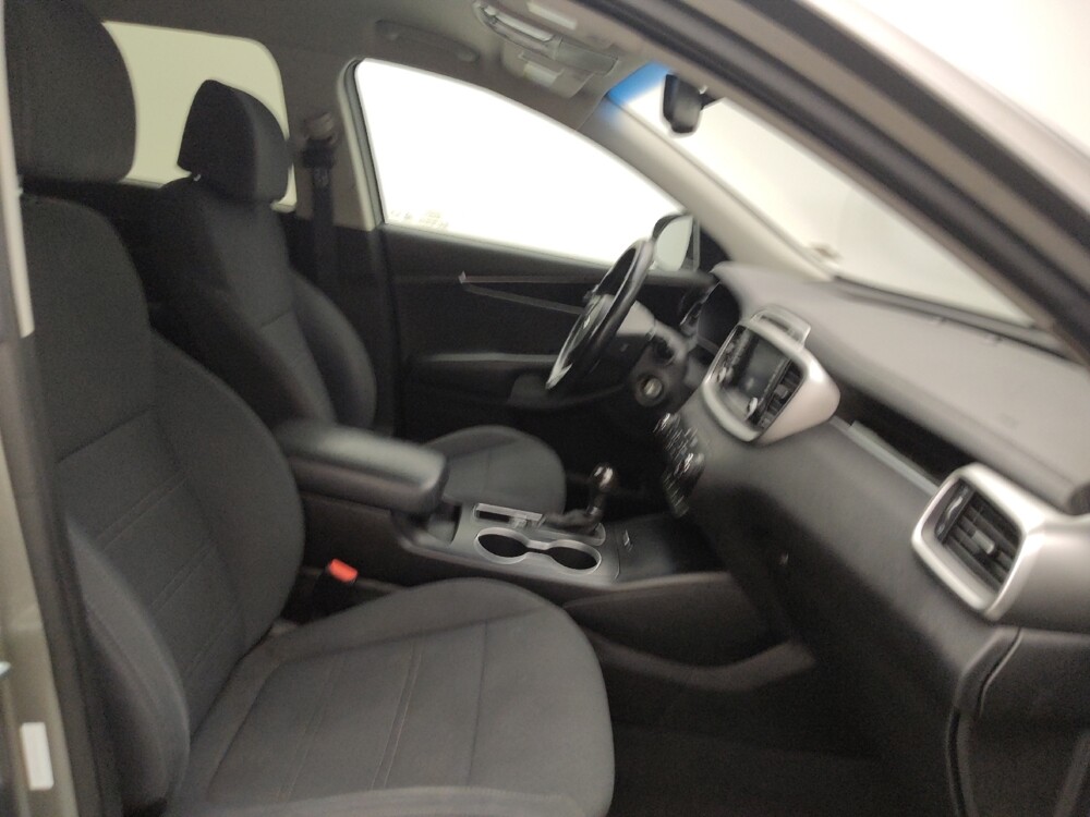 2017 Kia Sorento in Lakewood, CO 80215 - 18115329 21