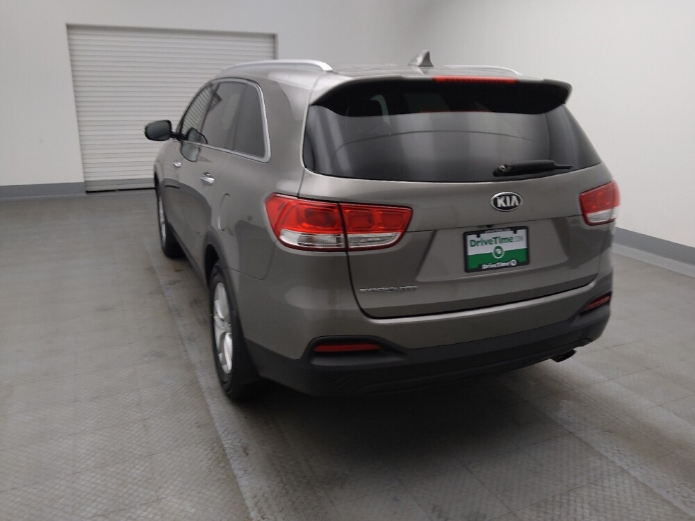 2017 Kia Sorento in Lakewood, CO 80215 - 18115329 5
