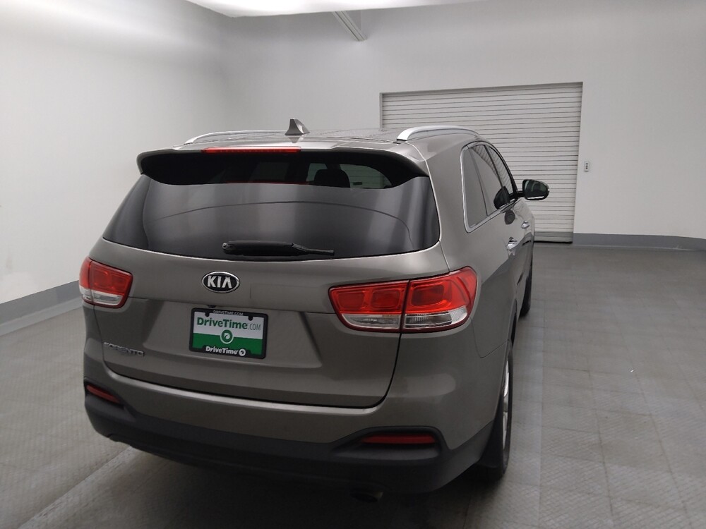 2017 Kia Sorento in Lakewood, CO 80215 - 18115329 7