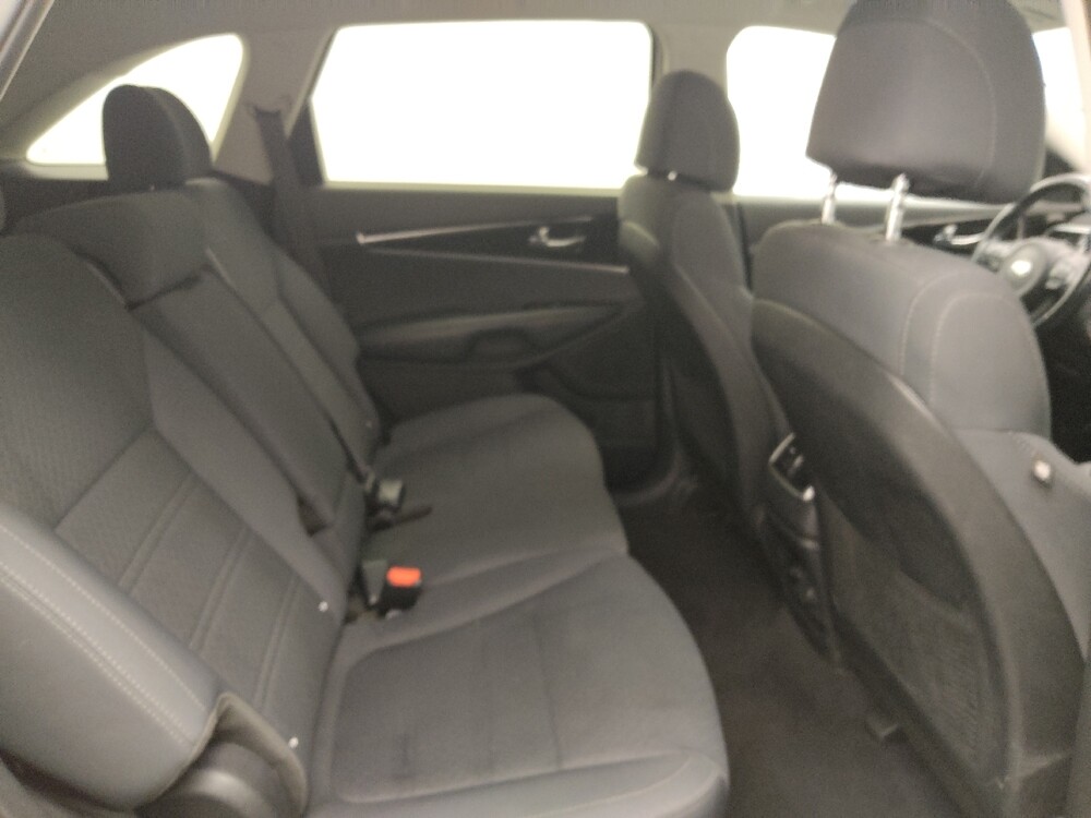 2017 Kia Sorento in Lakewood, CO 80215 - 18115329 19