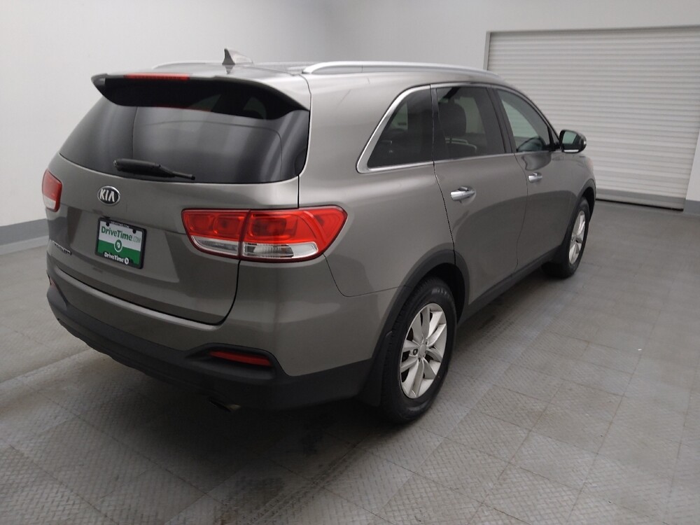 2017 Kia Sorento in Lakewood, CO 80215 - 18115329 9