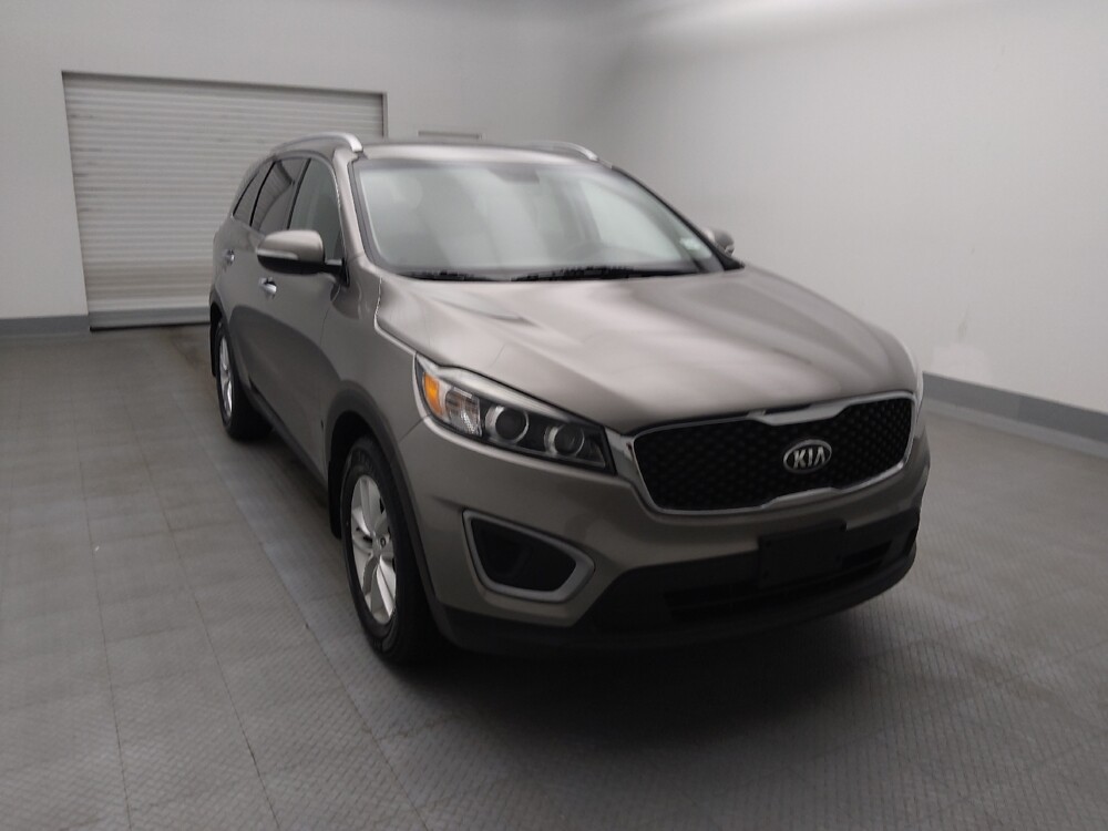 2017 Kia Sorento in Lakewood, CO 80215 - 18115329 14