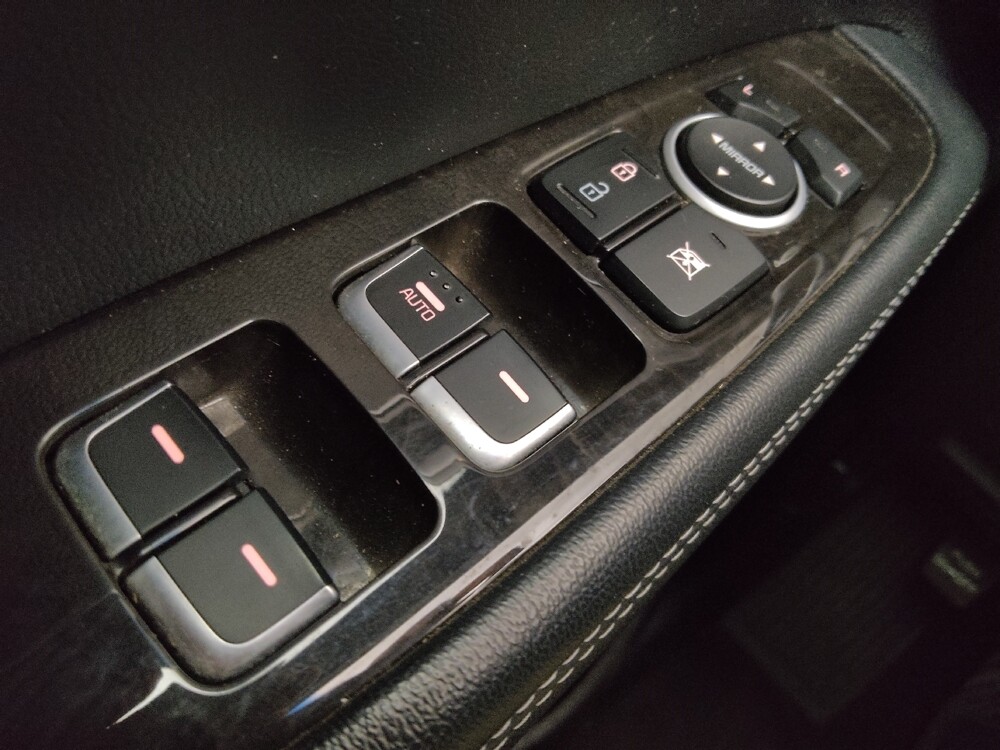 2017 Kia Sorento in Lakewood, CO 80215 - 18115329 27