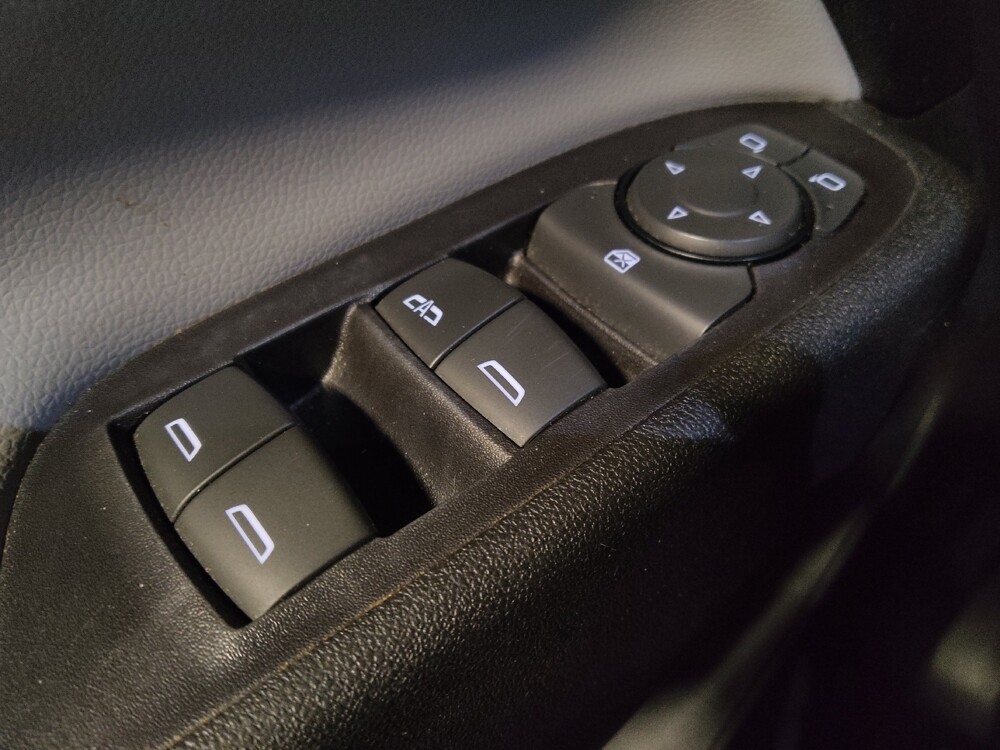 2018 Chevrolet Equinox in Salem, VA 24153 - 18115338 27