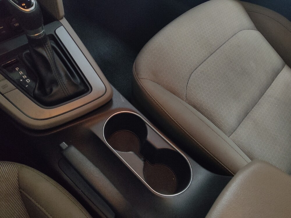 2017 Hyundai Elantra in Macon, GA 31210 - 18115353 26