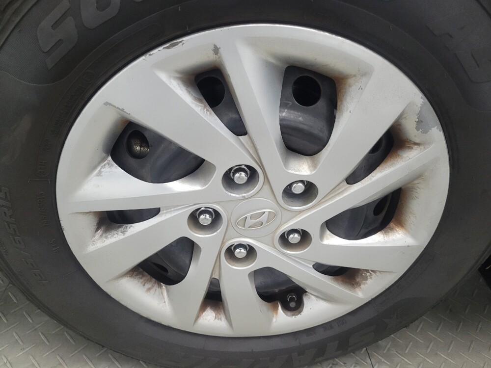 2017 Hyundai Elantra in Macon, GA 31210 - 18115353 31