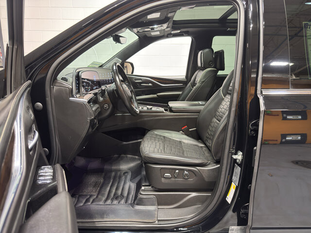 2021 Cadillac Escalade in Burlington, WI 53105 - 18115374 19
