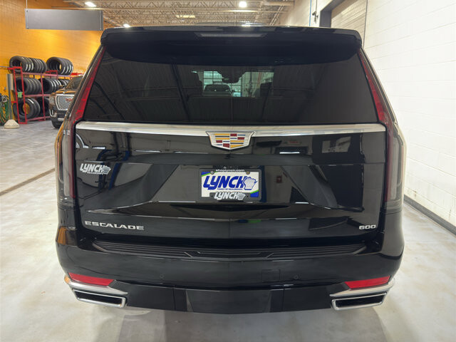 2021 Cadillac Escalade in Burlington, WI 53105 - 18115374 4