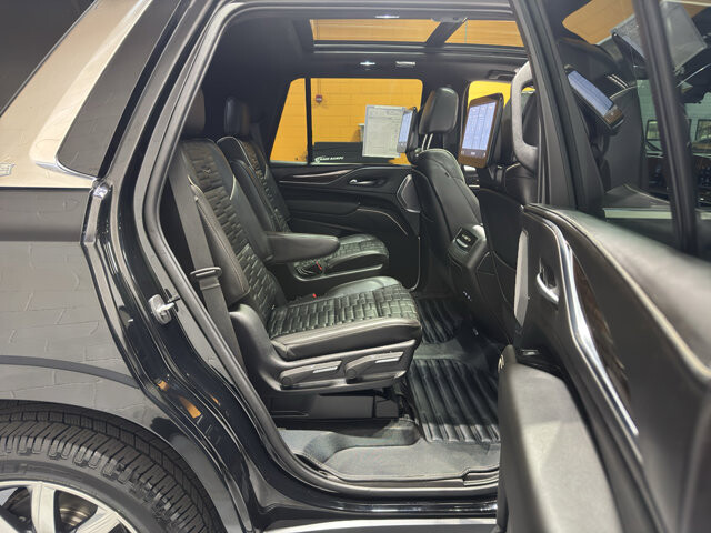 2021 Cadillac Escalade in Burlington, WI 53105 - 18115374 23
