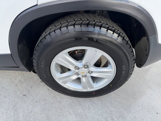 2018 Chevrolet Trax in Knoxville, TN 37920 - 18115386 25