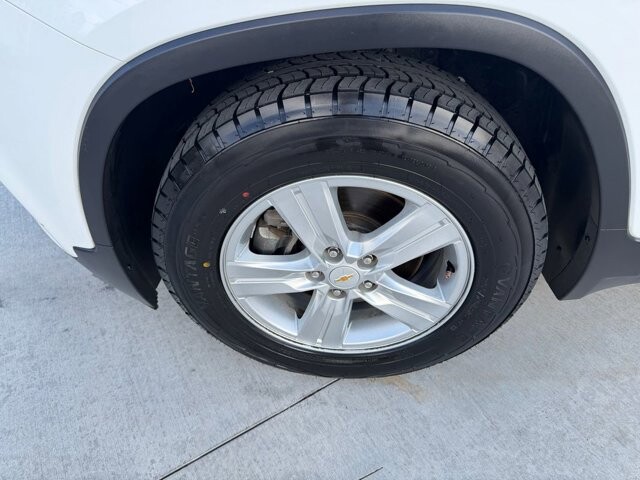 2018 Chevrolet Trax in Knoxville, TN 37920 - 18115386 26