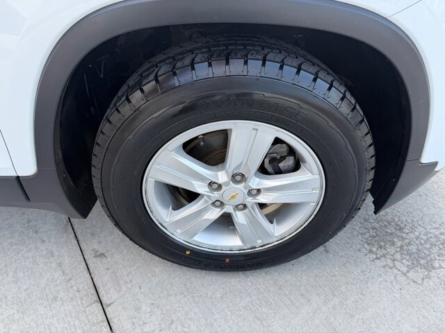 2018 Chevrolet Trax in Knoxville, TN 37920 - 18115386 27