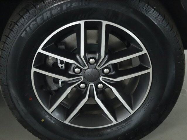 2022 Jeep Grand Cherokee in Bedford, OH 44146 - 18115389 10