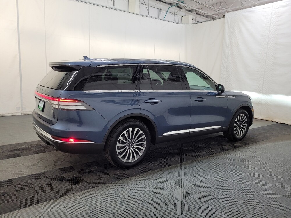 2020 Lincoln Aviator in Pittsburgh, PA 15236 - 18115396 10