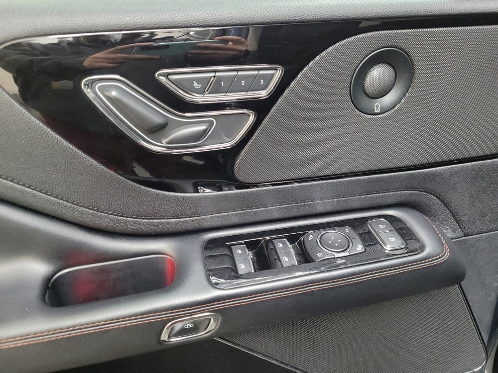 2020 Lincoln Aviator in Pittsburgh, PA 15236 - 18115396 27