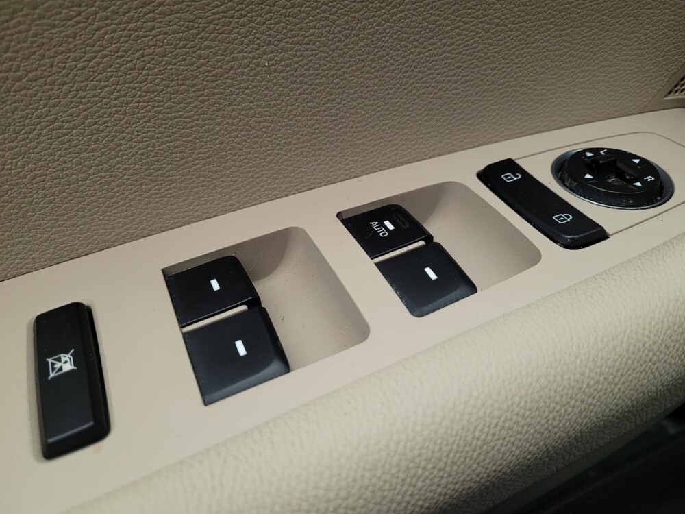 2017 Hyundai Sonata in Fresno, CA 93726 - 18115400 27