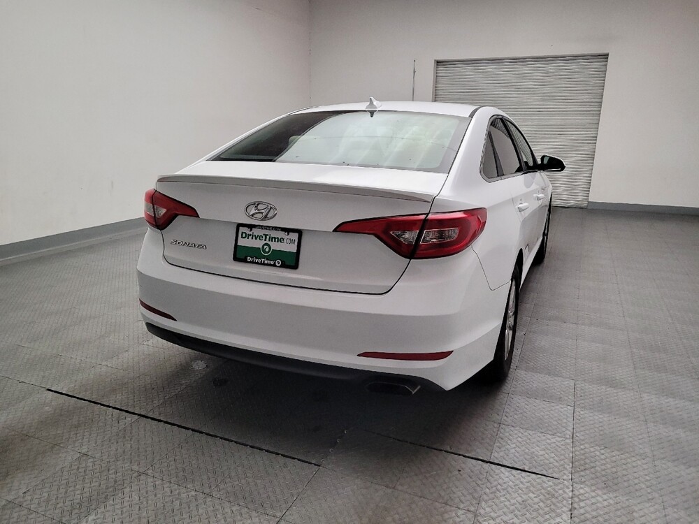 2017 Hyundai Sonata in Fresno, CA 93726 - 18115400 7