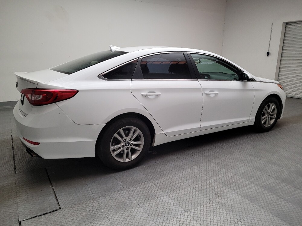 2017 Hyundai Sonata in Fresno, CA 93726 - 18115400 10