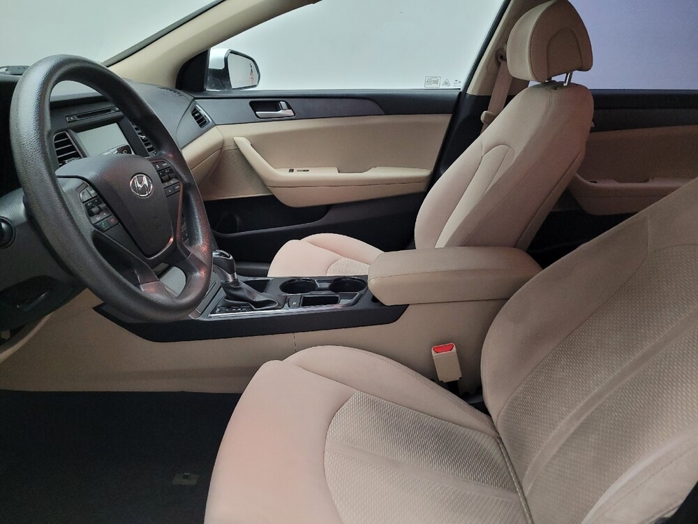 2017 Hyundai Sonata in Fresno, CA 93726 - 18115400 17