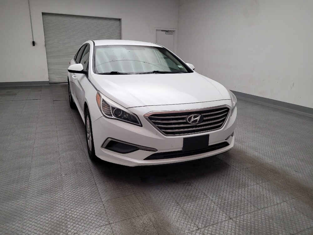 2017 Hyundai Sonata in Fresno, CA 93726 - 18115400 14
